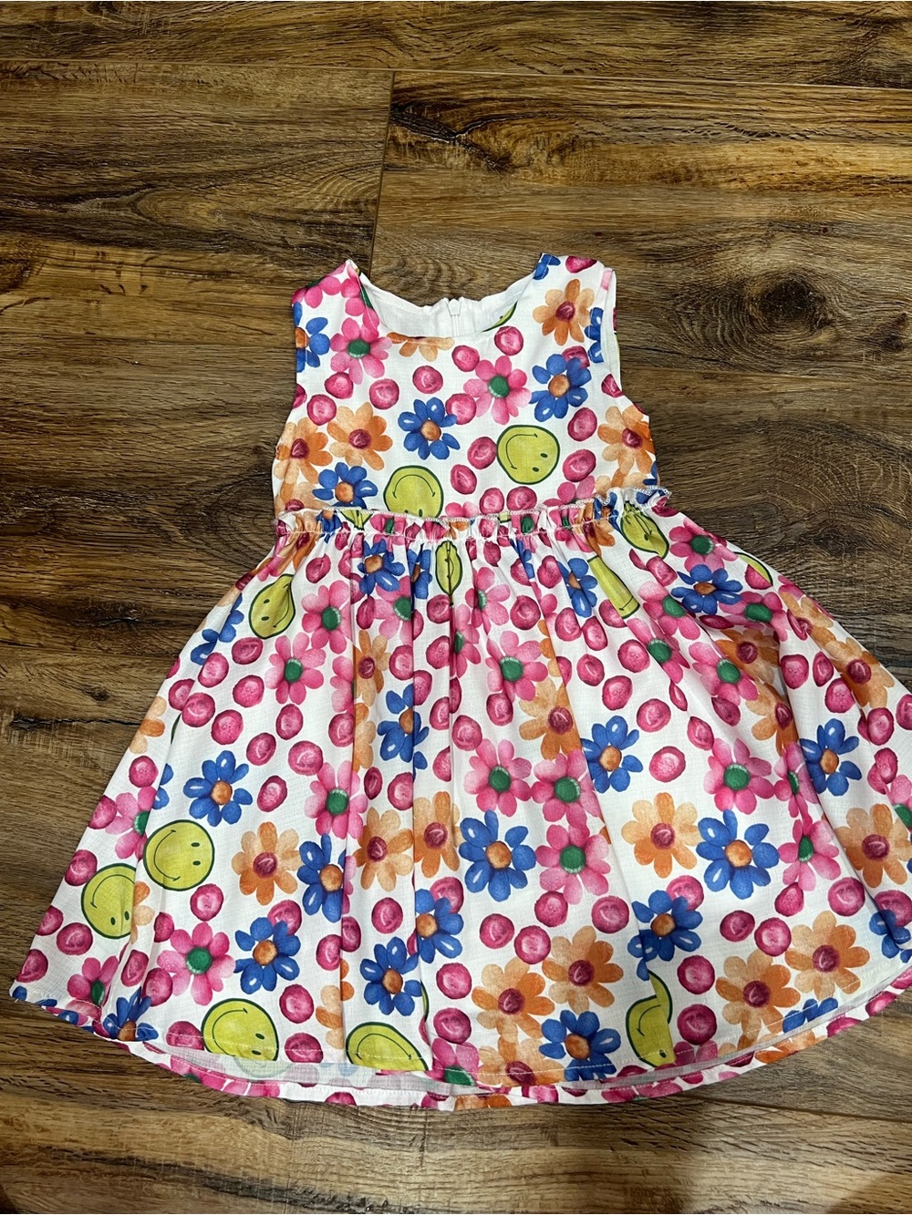 Lola + The Boys White Floral & Smiley Print Sleeveless Dress - size 2